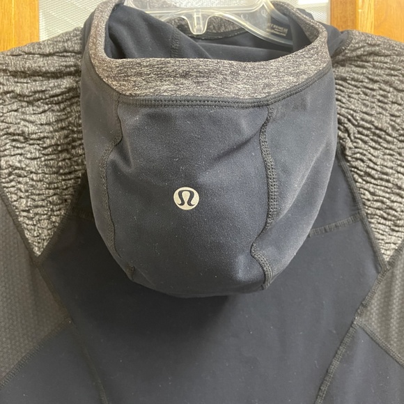 Lululemon Run Back On Track Pullover Hoodie Ponytail Hole - Picture 9 of 11